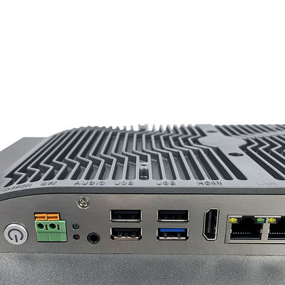 Mặt trước có gắn bảng điều khiển màn hình cảm ứng chống nước IP65 I7 thế hệ thứ 8
